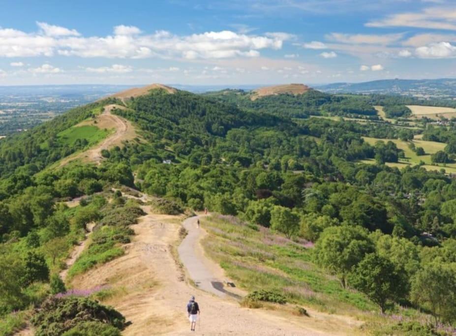 Charming Malvern Cottage With Outstanding Views Malvern Wells ภายนอก รูปภาพ