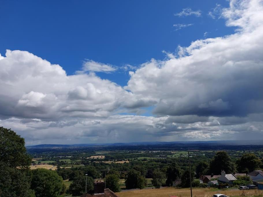 Charming Malvern Cottage With Outstanding Views Malvern Wells ภายนอก รูปภาพ